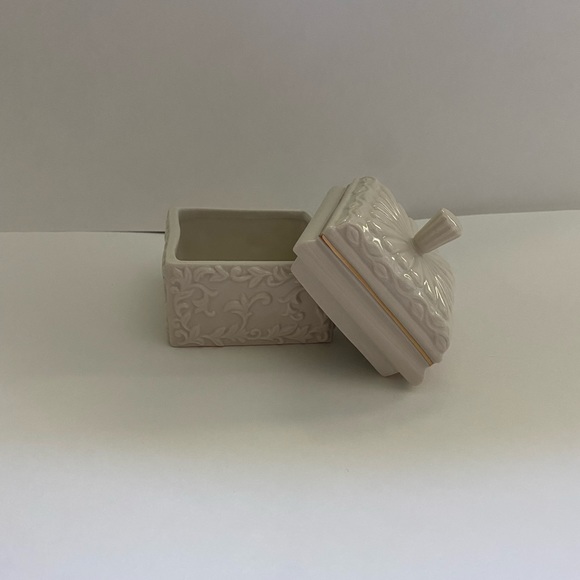 Multi-Use Box - Picture 2 of 7